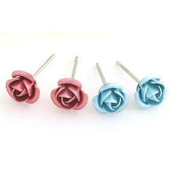 甘い香ただようバラのピアス | ブランド登録なし