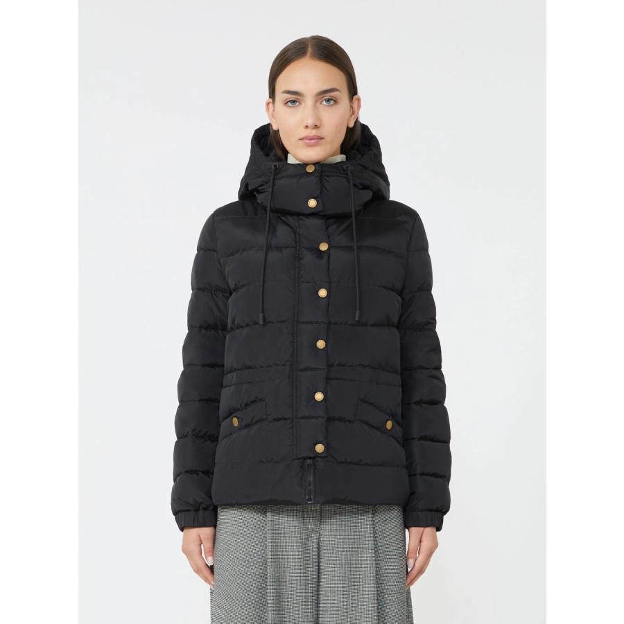 【並行輸入品】【限定40%OFF 】 MAX MARA WEEKEND レディース  テクニカル ダウン フード付き ショート丈 ‘ブラック‘　’レッド‘ SAX-DOWN-JACKETの画像