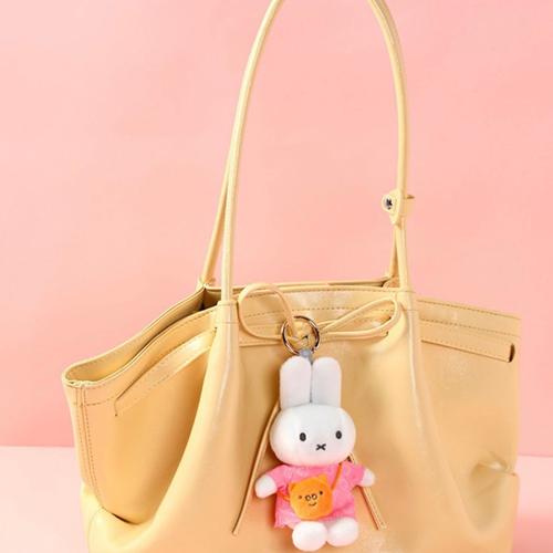 VIPO ミッフィー 着せ替え ふわふわキーホルダー ミニバッグシリーズ ブラインドボックス ( 1箱 ) 20715 MIFFY ぬいぐるみキーホルダー バッグチャーム 輸入 |  | 04