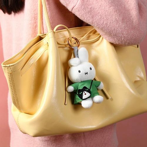 VIPO ミッフィー 着せ替え ふわふわキーホルダー ミニバッグシリーズ ブラインドボックス ( 1箱 ) 20715 MIFFY ぬいぐるみキーホルダー バッグチャーム 輸入 |  | 05
