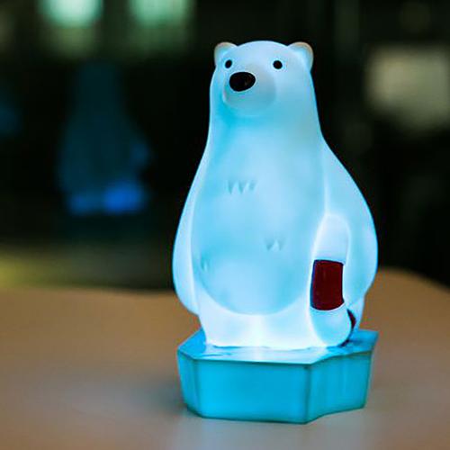 カラーチェンジング LED ナイトランプ ( シロクマ ) pud990 照明
