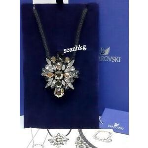 スワロフスキー Swarovski ネックレス おしゃれ 限定 レア 5019146 Shourouk Kaki Pendant, Cotton Black Cord Dark Crystal NEW