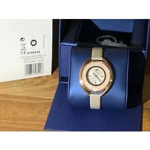 スワロフスキー 腕時計 おしゃれ 海外限定 レア Swarovski Montre Femmes 5158544 Montre 19 Cm. Produit Neuf Avec Emballage