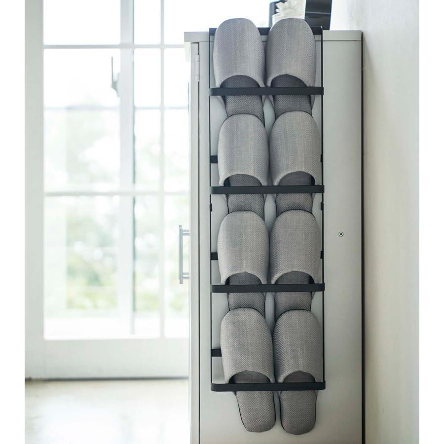 室内収納 シューズラック 玄関収納 スリッパラック 壁掛け式 4段 引っ掛け式スリッパラック フック付き 大容量 安定性 省スペース 取り付け簡単 穴開け不要 省ス |  | 01