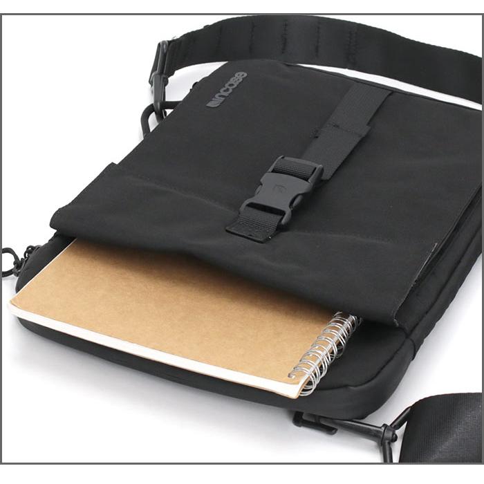 インケース　新作　ショルダーバック　未開封品 incase Incase インケース ショルダーバッグ Transfer Sleeve