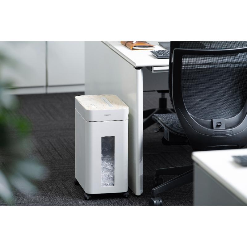 【1点】事務用品 オフィスシュレッダーOS-A17C-W アイリスオーヤマ 00808199の画像