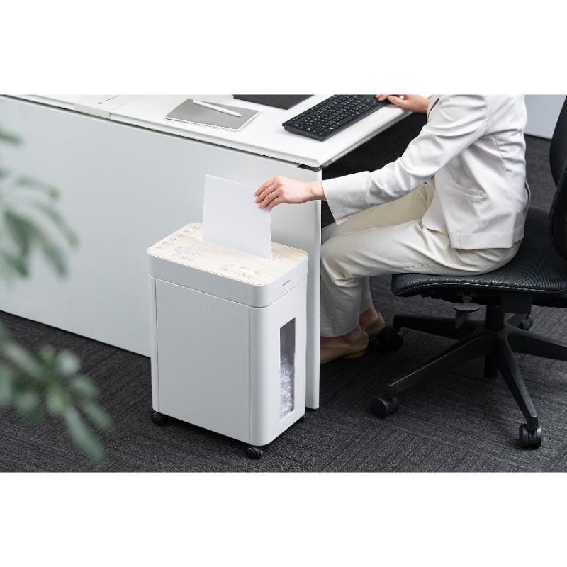 【1点】事務用品 オフィスシュレッダーOS-A17C-W アイリスオーヤマ 00808199の画像