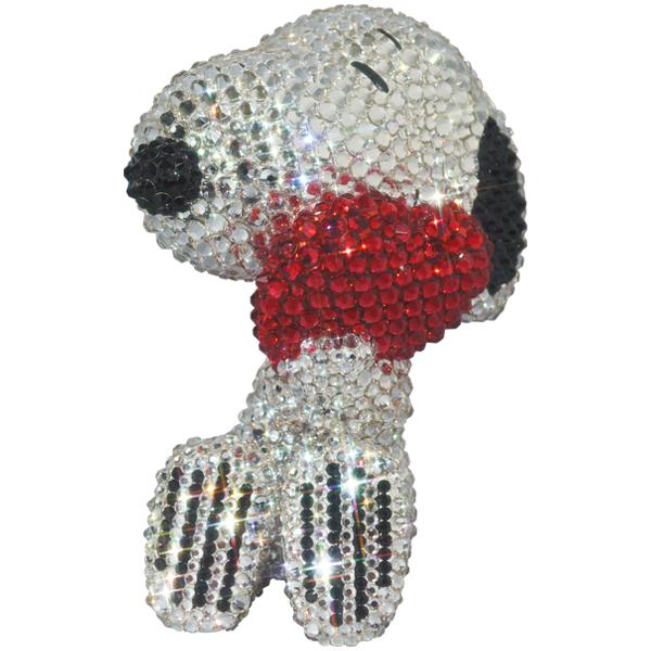 UDF CRYSTAL DECORATE SNOOPY SNOOPY w/HEART《ご注文から3ヶ月〜6ヶ月以内に発送予定》
