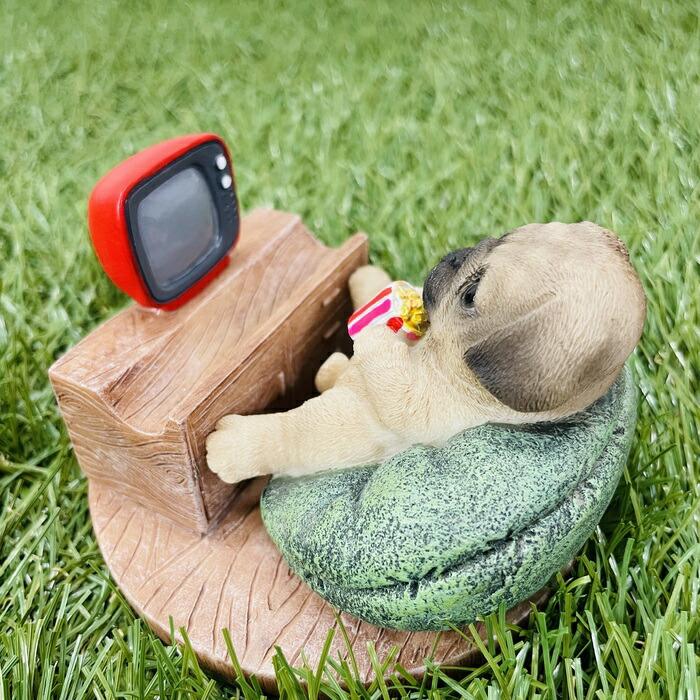 スマホスタンド テレビを見るパグ いぬ 犬 卓上 アニマル プレゼントギフト かわいい置物 おしゃれ 動物 スマホホルダー |  | 06