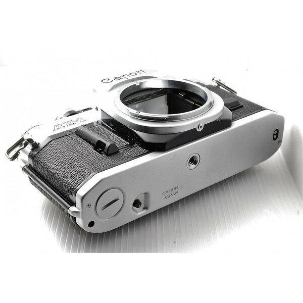 一眼レフカメラ 初心者 中古 一眼レフ canon AE-1  フィルムカメラ  単焦点レンズ FD 50mm f1.8.付【中古】の画像