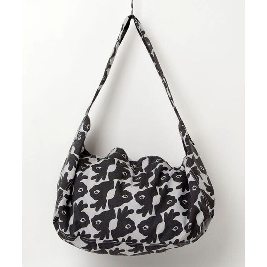 gym master ジムマスター ハッピーペイントダックニュースペーパーバッグ G633799 ショルダーバック 大容量 肩掛け 丈夫 アウトドア 旅行 | gym master | 04