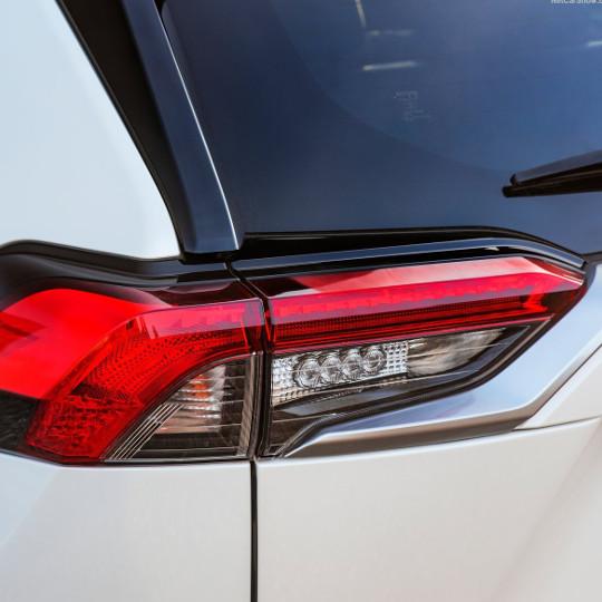 トヨタRAV4 50系 海外仕様 リアフォグ付テールランプ 左 トヨタRAV4 50系 海外仕様 リアフォグ付テールランプ 左