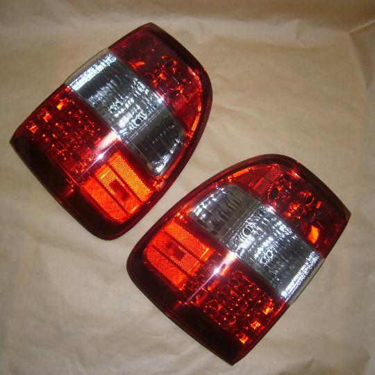 ランドクルーザー UZJ100,HDJ101 LAND CRUISER USAテールランプ後期  