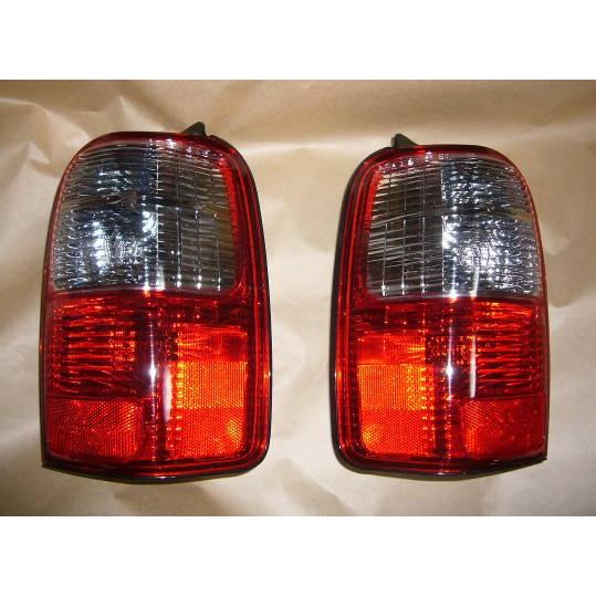 130サーフ　4RUNNER USテールランプ（社外品）　左右セット 楽天市場】□サーフN18#前期中期□トヨタ4RUNNER純正USテール