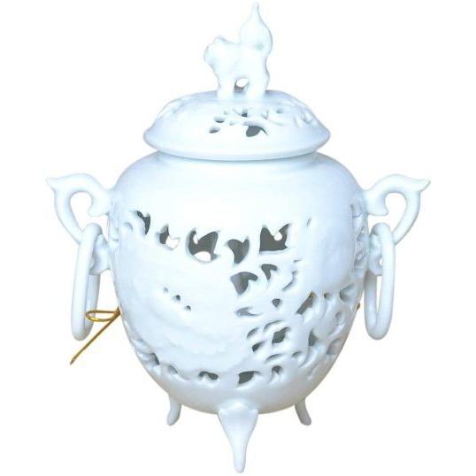 有田焼 白磁彫浮牡丹香炉（お部屋のインテリアにも・・） : 虹八 kohya