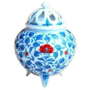 有田焼　染錦唐草ナツメ香炉（お部屋のインテリアにも・・）