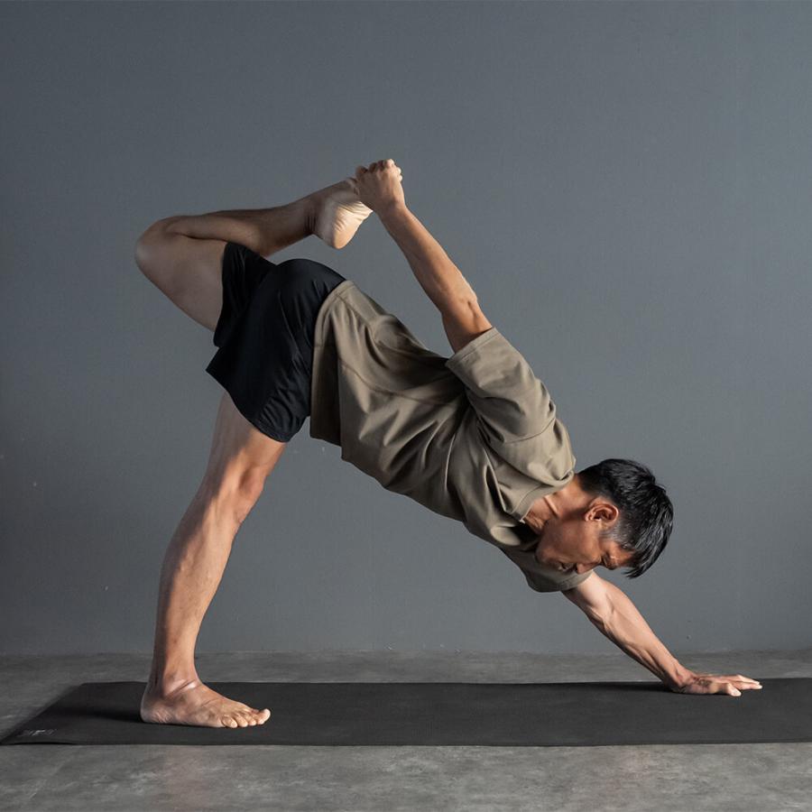 スリア ヨガウェア パンツ メンズ ピアーズショートパンツ su-p666 ヨギ suria 2024 オールシーズン 新作 ロゴ シンプル 無地 多機能 接触冷感 軽量 吸水速乾 シ | suria | 12