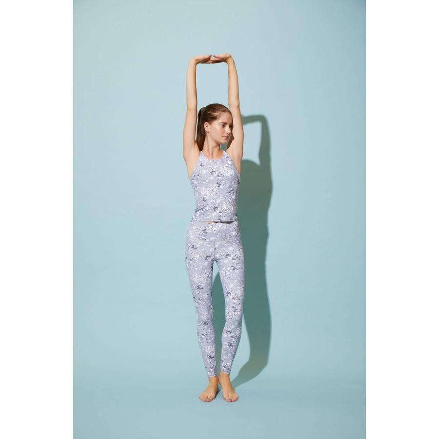 Julier ジュリエヨガウェア 花柄レギンスとタンクトップセット