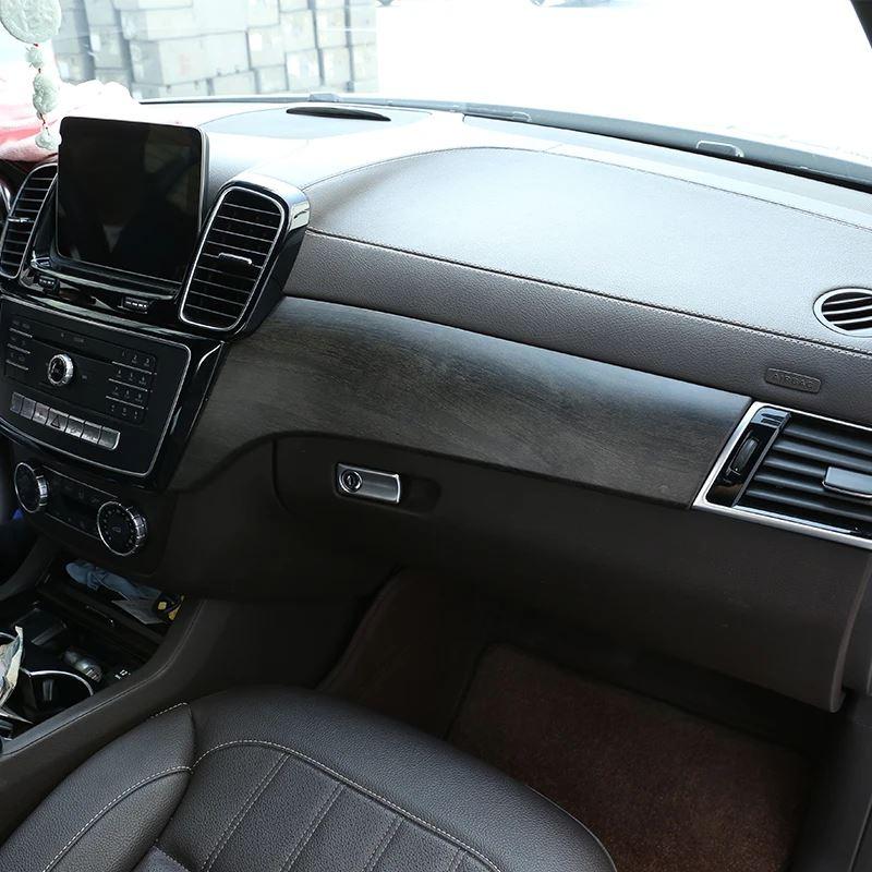 並行輸入品 リア衝撃吸収タワー 防水保護カバー CHEVROLETコルベットC8 スタイングレー Z51 Z06 2020 2023の画像