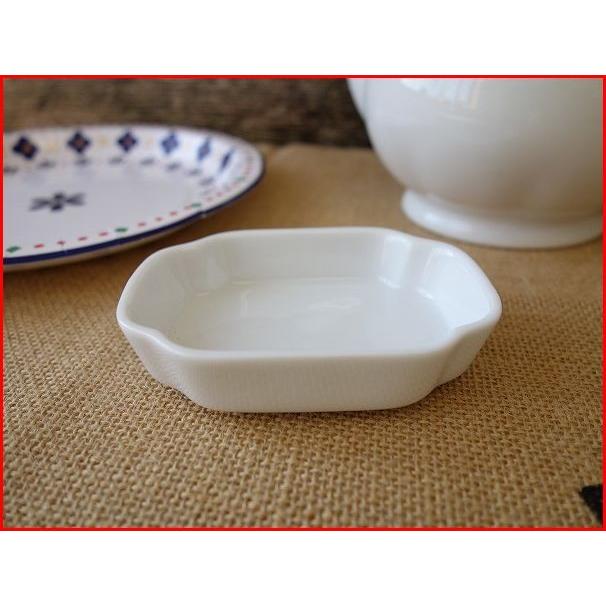 小皿 豆皿 角皿 ミニ 白磁 入隅の形 8cm 長四角 プチトレー 小物入れ レンジ可 食洗器対応 かわいい おしゃれ 薬味 白 無地 日本製 通販 安い モダン Mmt024 食器と陶器のネット通販プチエコ 通販 Yahoo ショッピング