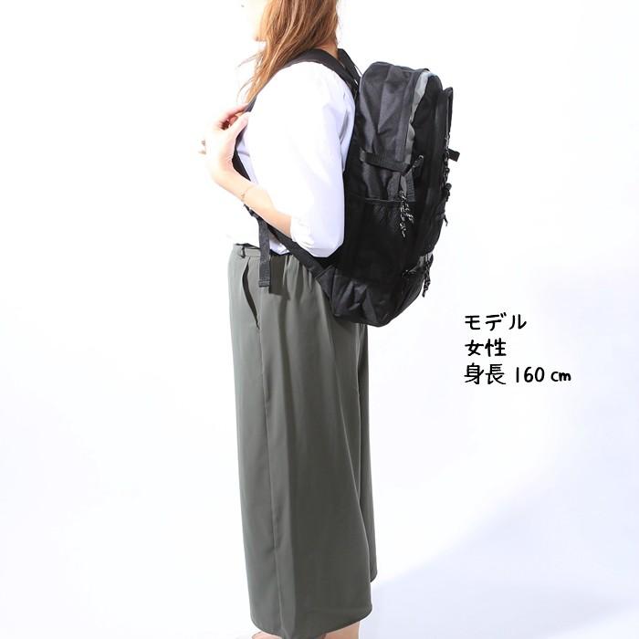 多機能ポケット付き　大容量リュックサック 赤・青・白 takinou-ryu-top.jpg