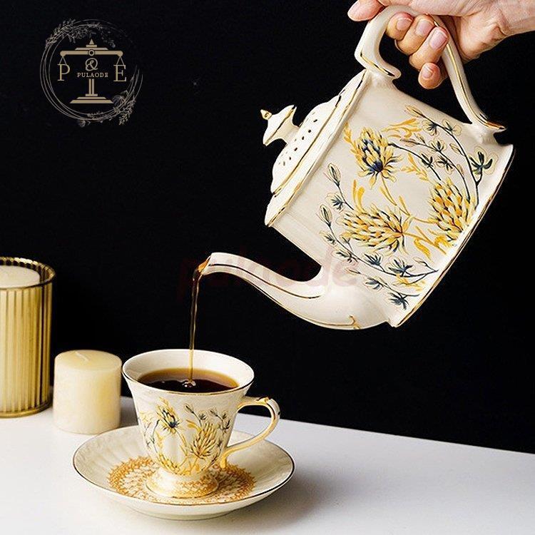 ティーカップ ティーセット ソーサー キッチン用品 食器 コーヒー お茶用品 おしゃれ 花柄 ホワイト ゴールド グリーン華やか シャープデザイン Pu04 Gh340 プラウド 通販 Yahoo ショッピング