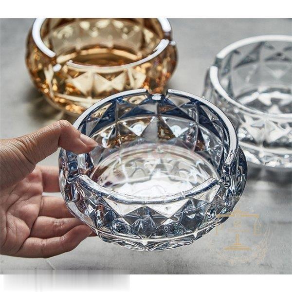 買収 ガラス製品 灰皿？ aob.adv.br