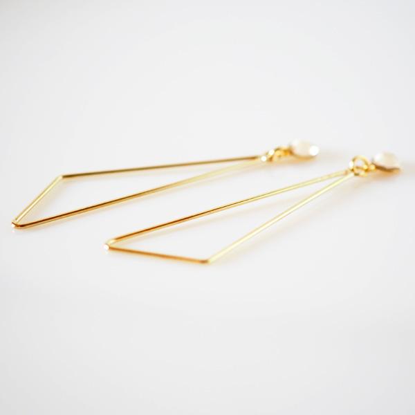 貼るピアス 三角 イヤリング 40代 カジュアル 痛くない シンプル |  | 01