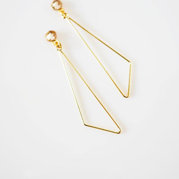 貼るピアス 三角 イヤリング 40代 カジュアル 痛くない シンプル |  | 02
