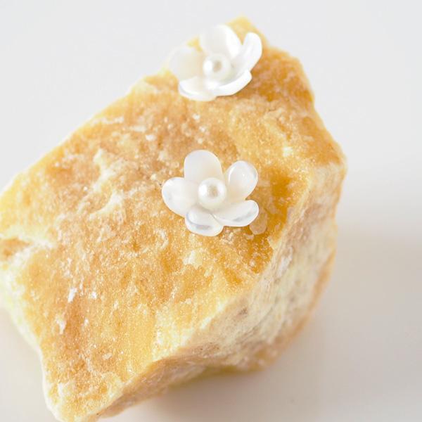 貼るピアス 花 パール イヤリング 痛くない 40代 上品 カジュアル |  | 01