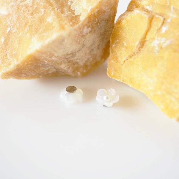 貼るピアス イヤリング 花 痛くない 40代 上品 カジュアル 大人 |  | 01