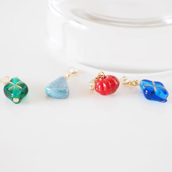 貼るピアス イヤリング 痛くない 40代 カジュアル 50代 三角 チェコ |  | 08