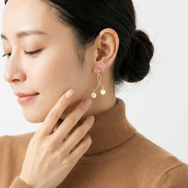 イヤリング 痛くない 揺れる ゴールド 50代 40代 カジュアル 貼るピアス スターダスト |  | 05