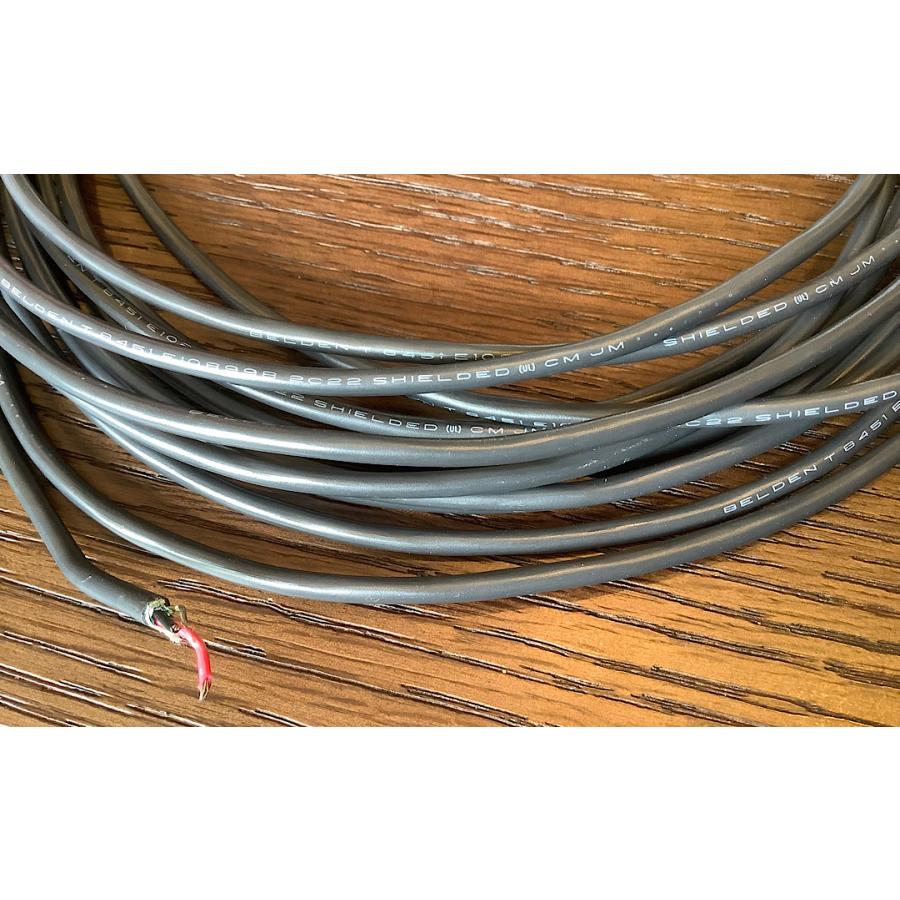 Belden 8451 2芯 撚り線 22AWG シールド ケーブル 6.61m (在庫1)の画像