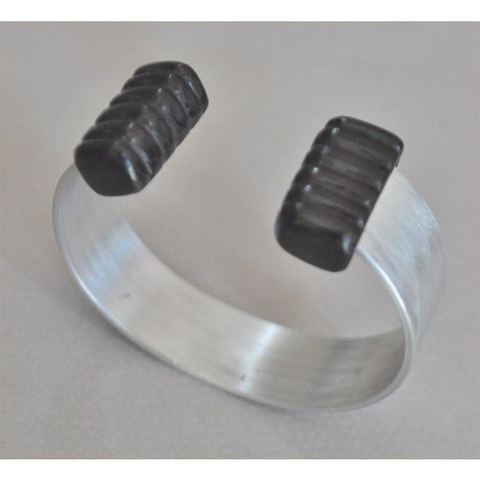 ボーダーライン黒檀キャップのアルミバングル１６ｍｍ幅 |  | 02