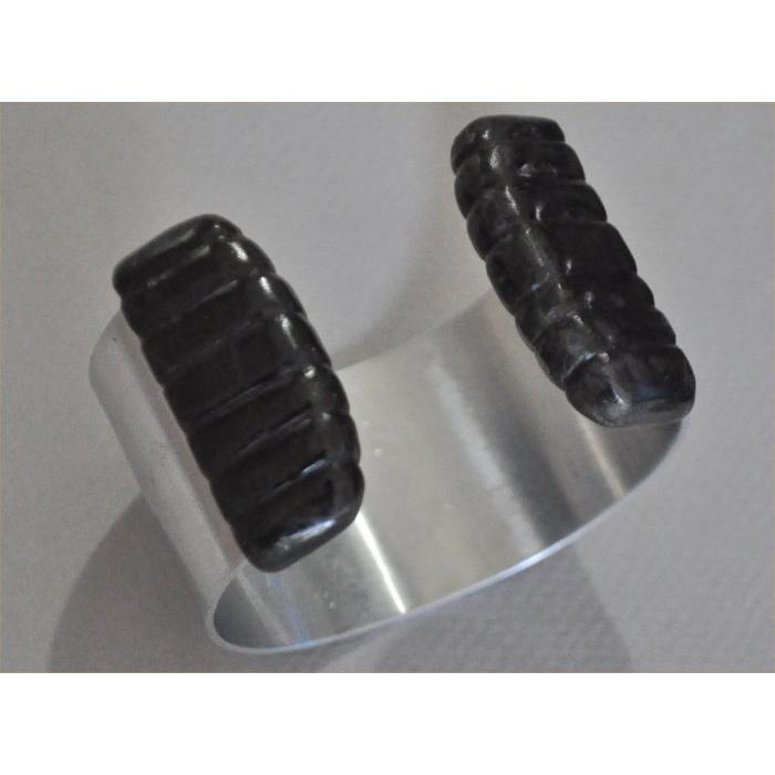 黒檀の大きめのストライブ柄キャップアルミバングル | 