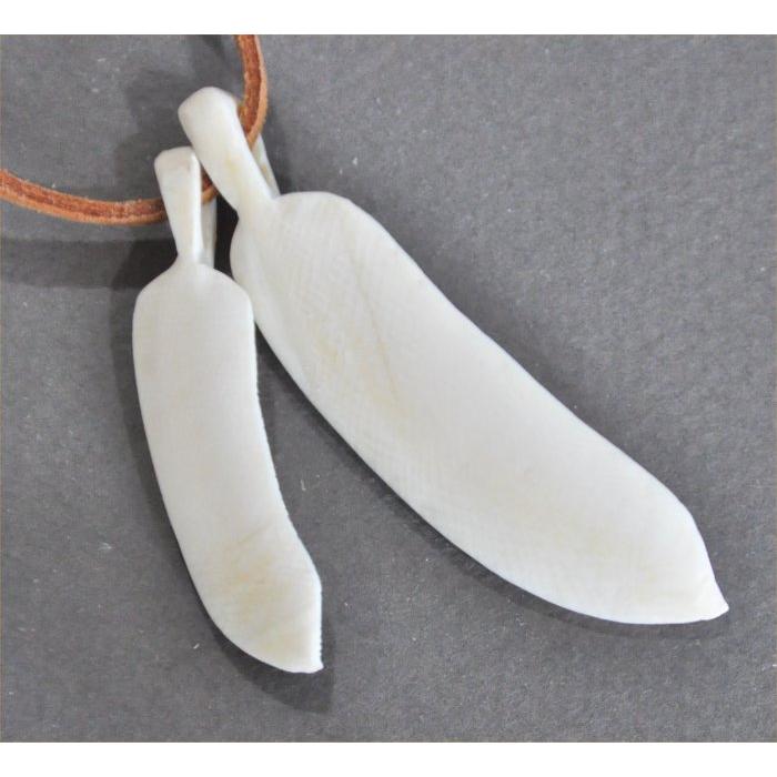 マンモス牙のフェザー大小2個のペンダントヘッド |  | 03