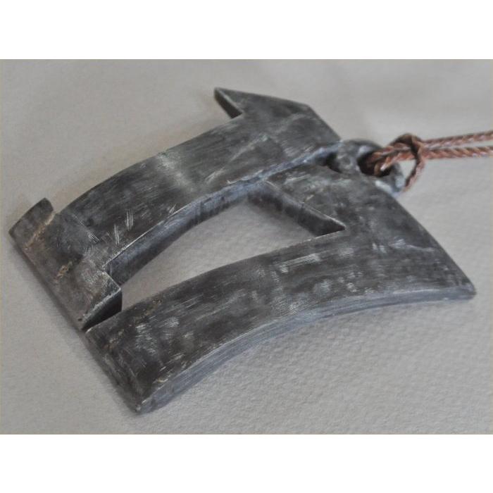 バッファローの角のナンバー17番の特大ペンダントヘッド革ひも付き |  | 01