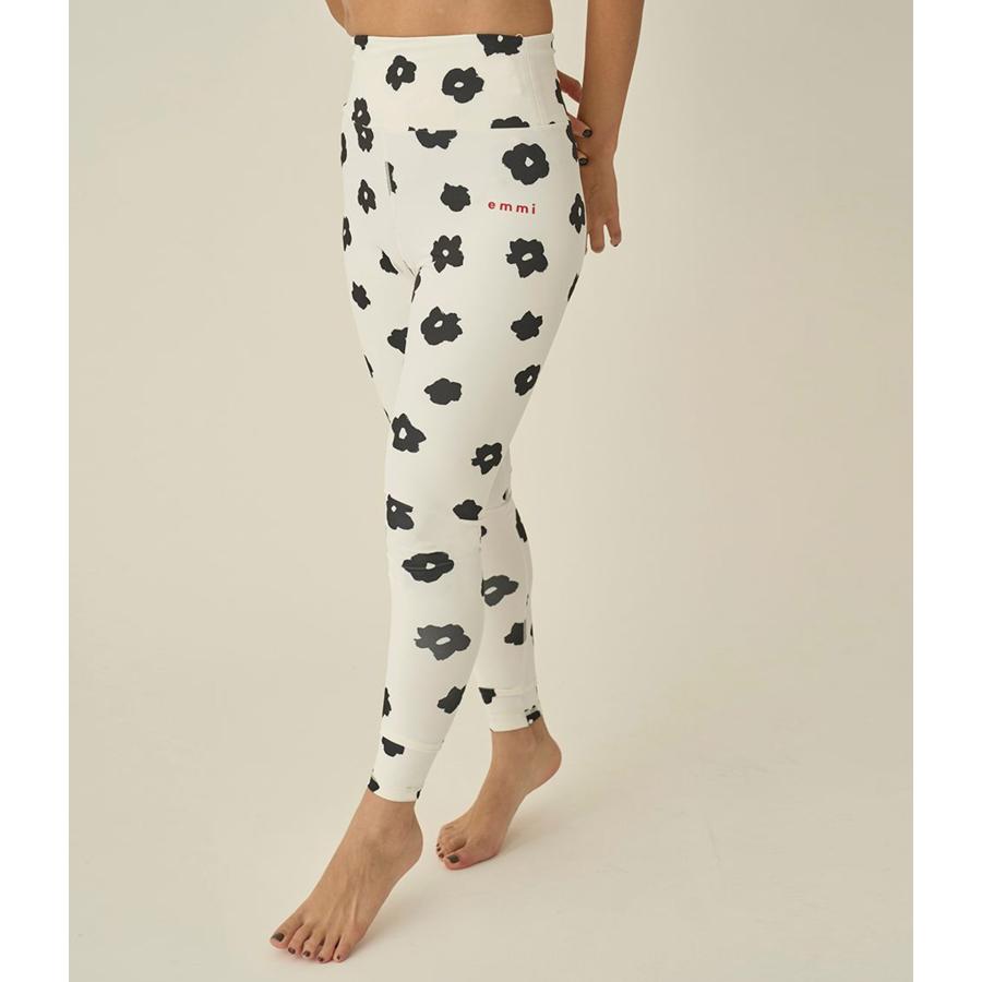 emmi yoga ヨガウェア ヨガパンツ エミ WELLNESS &TRAINING