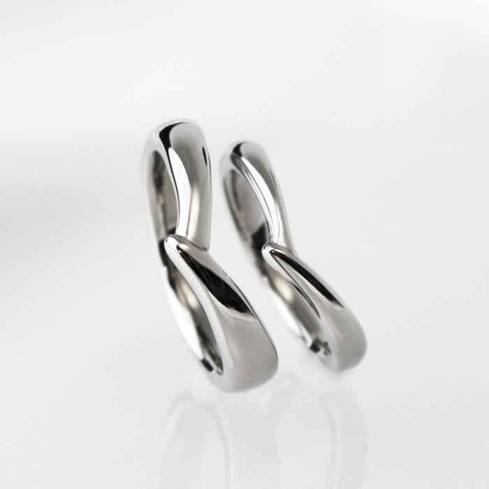 純チタン チタンリング 結婚指輪 ペアリング マリッジリング 金属アレルギー対応 ノンメッキ ノンコーティング 日本製 刻印無料 指を美しくみせる V字 m-059 |  | 08