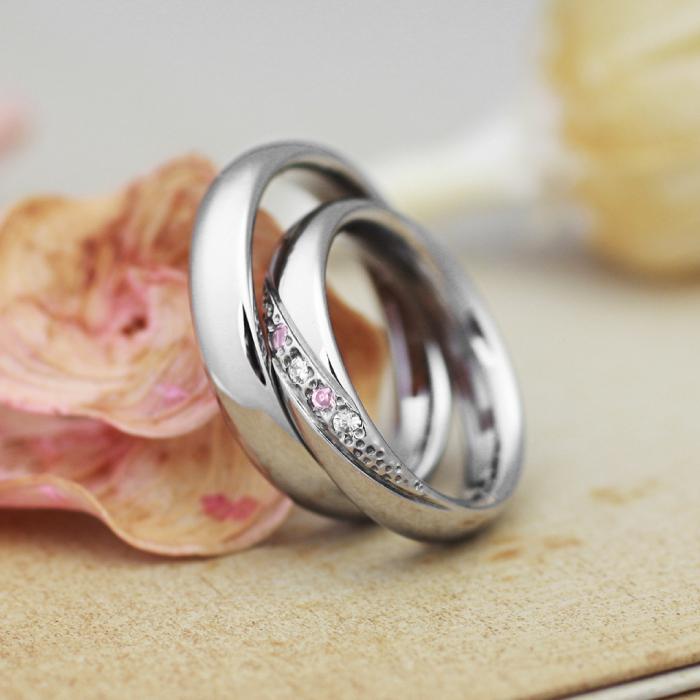 純チタン チタンリング 結婚指輪 ペアリング マリッジリング 金属アレルギー対応 ノンメッキ ノンコーティング 日本製 刻印無料 ピンク ホワイト ダイヤ m-062の画像