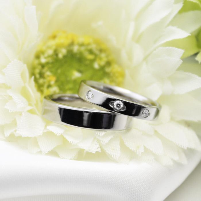 純チタン チタンリング 結婚指輪 ペアリング マリッジリング 金属アレルギー対応 ノンメッキ ノンコーティング 日本製 刻印無料 トリロジーダイヤ 平打 m-067の画像