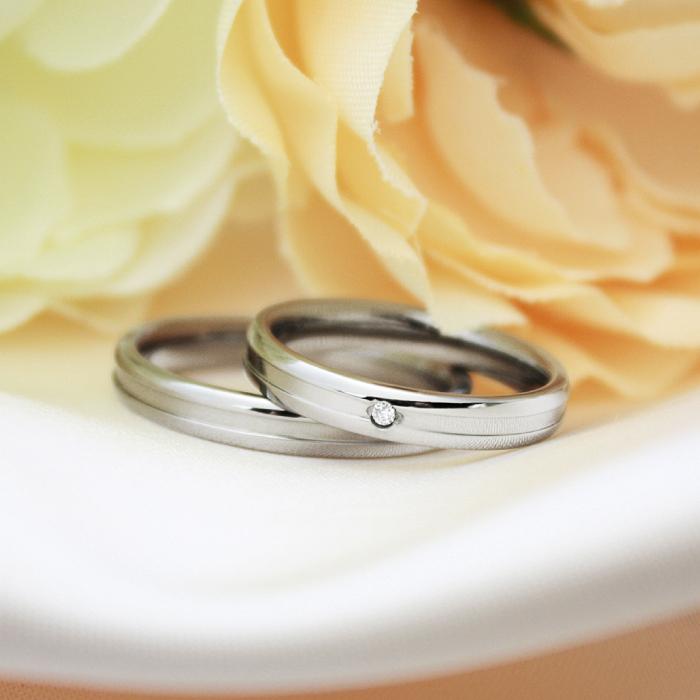 純チタン チタンリング 結婚指輪 ペアリング マリッジリング 金属アレルギー対応 ノンメッキ ノンコーティング 日本製 刻印無料 シンプルライン ダイヤ 甲丸 068の画像