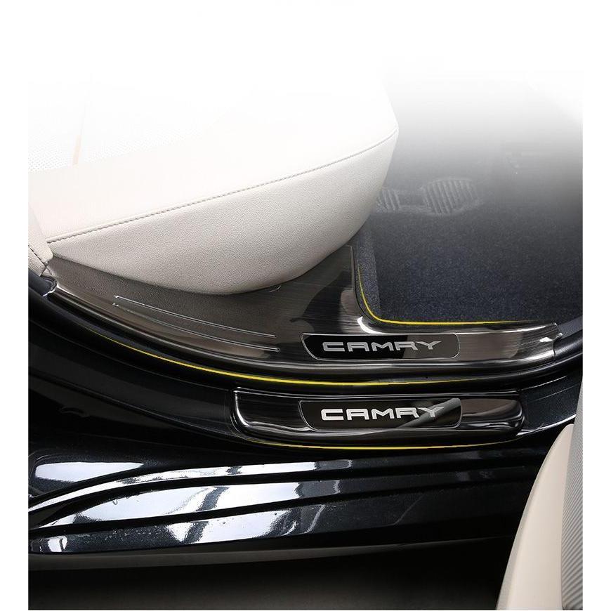 トヨタ（TOYOTA） カムリ70系 G/X/WS専用 スカッフプレート ドア