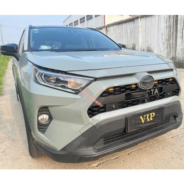 トヨタ　RAV4 PHV フロントグリル トヨタ（TOYOTA） 新品 TOYOTA RAV4 PHV 50系 2019年〜LED付き
