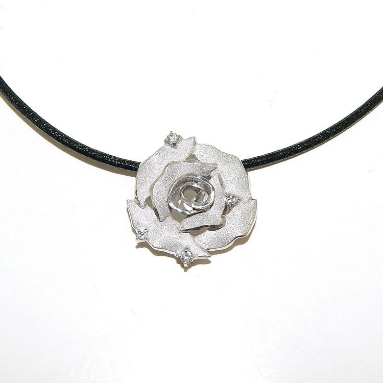 ペンダント トップ 薔薇 バラモチーフ ローズ ジュエリー パワーストーン プレゼント シルバーの画像
