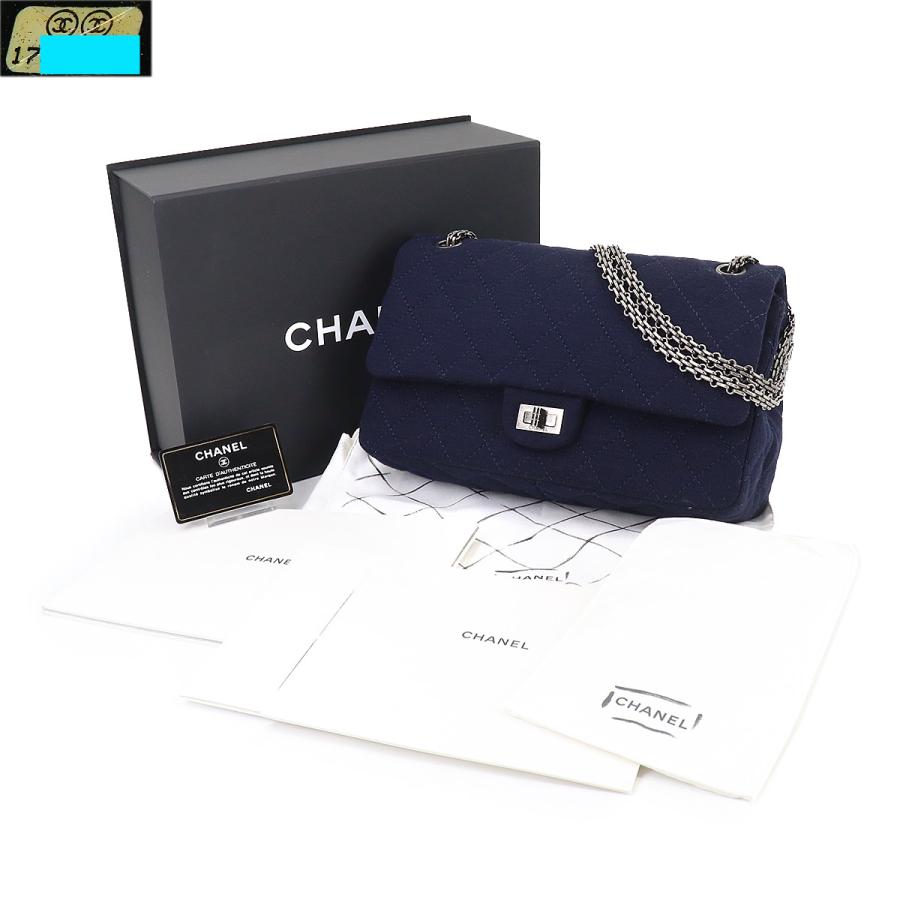 Chanel 2.55 Handbag 323397