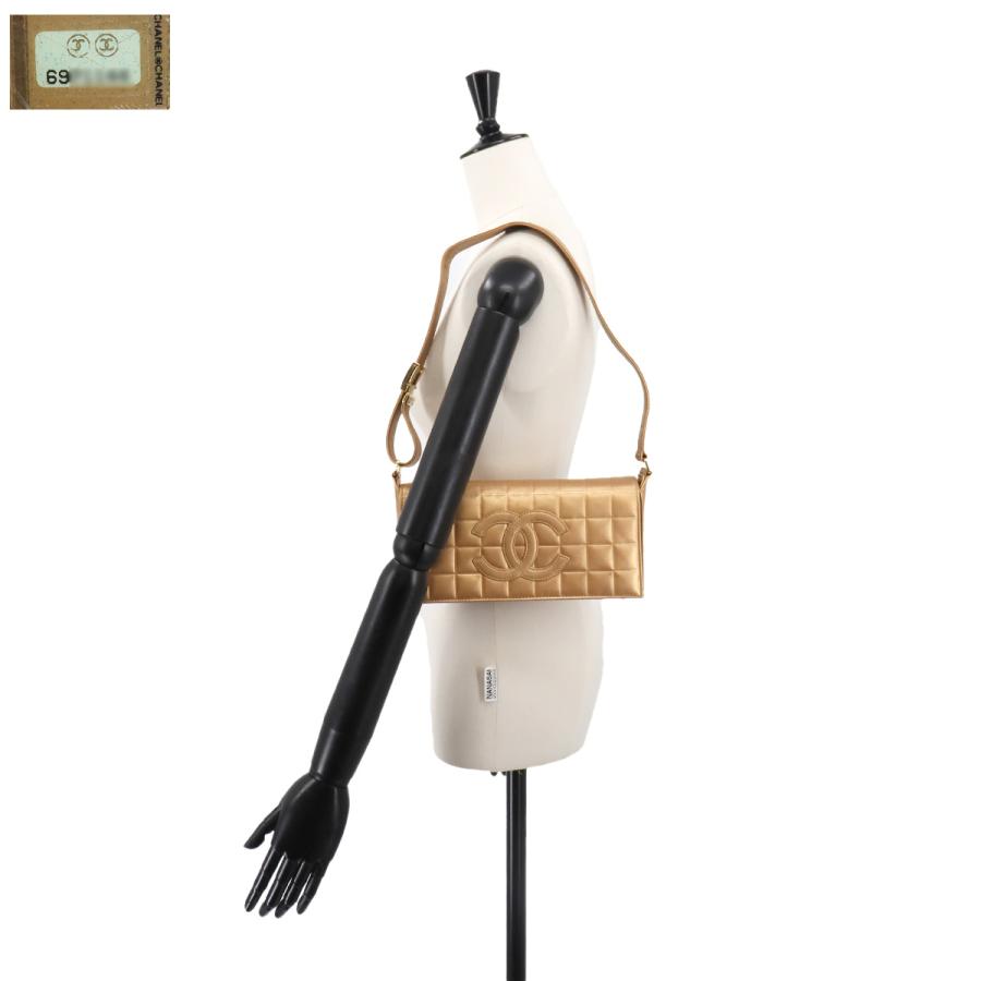 シャネル CHANEL チョコバー ショルダー バッグ レザー ゴールド  