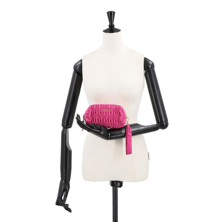 【極希少★美品】miumiu ボディバッグ ウエストポーチ  マテラッセ ミュウ ミュウ(Miu Miu)ミュウ ミュウ MATELASSE マテラッセ ウエスト