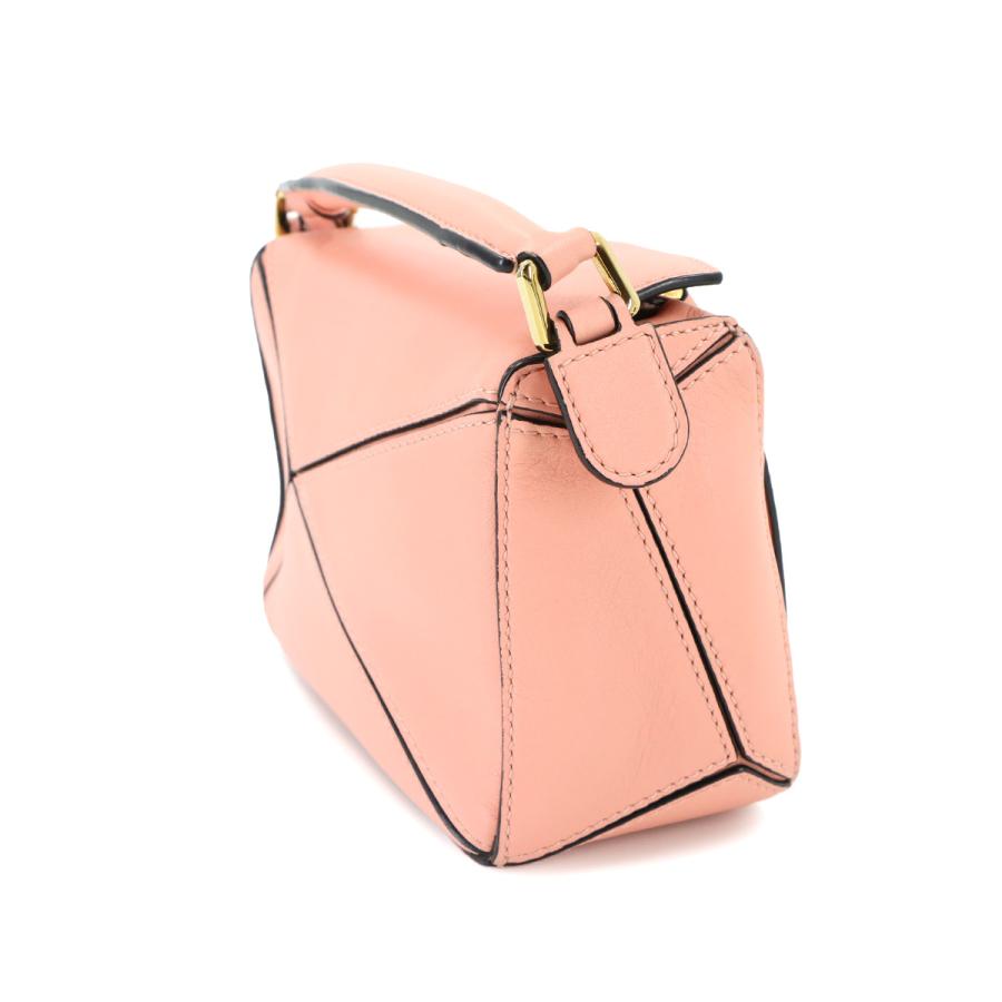 【ロエベ】ピンクレザーショルダーバッグ 大きめ LOEWE ロエベ パズルバッグ ショルダーバッグ レザー ピンク